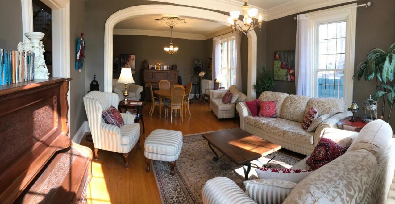Anneken 1000 Islands B&B Luxury Suites & Spa Brockville Exteriör bild