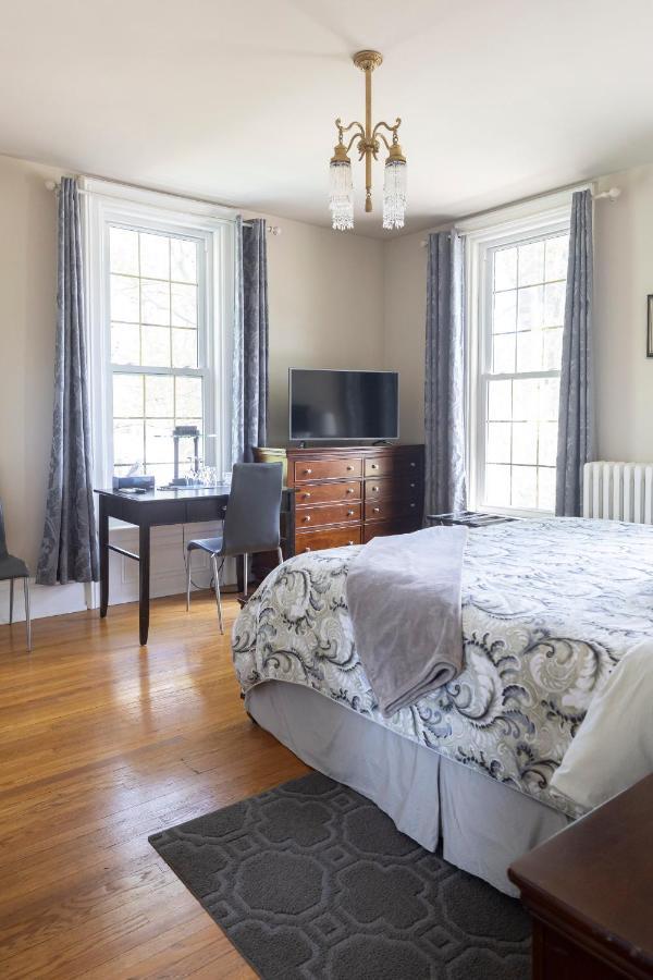 Anneken 1000 Islands B&B Luxury Suites & Spa Brockville Exteriör bild
