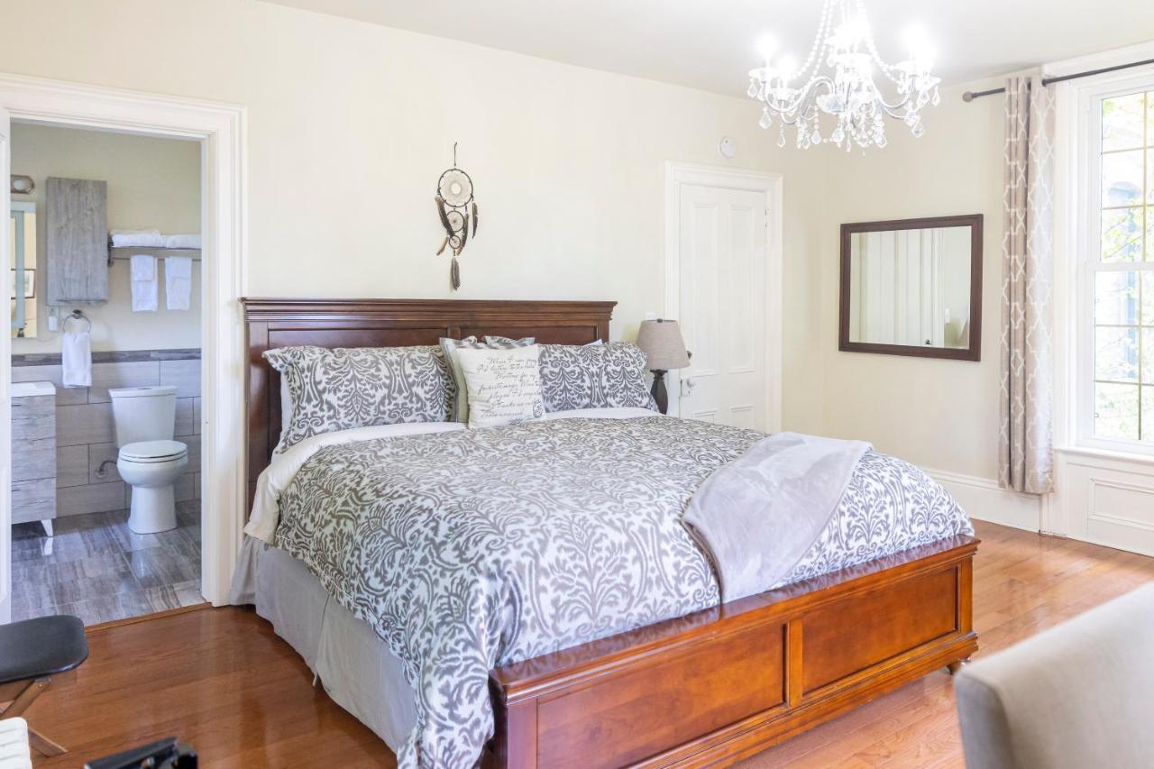 Anneken 1000 Islands B&B Luxury Suites & Spa Brockville Exteriör bild
