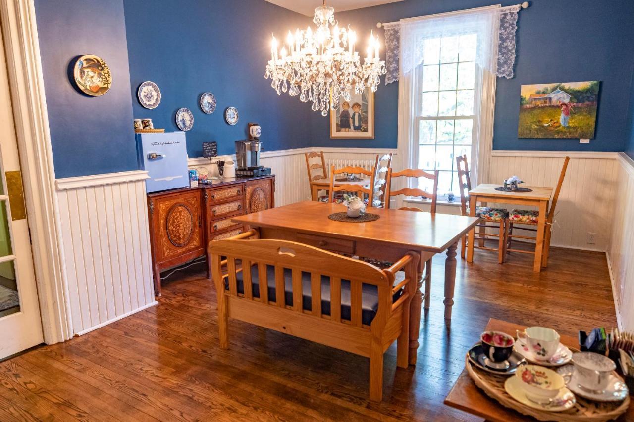 Anneken 1000 Islands B&B Luxury Suites & Spa Brockville Exteriör bild
