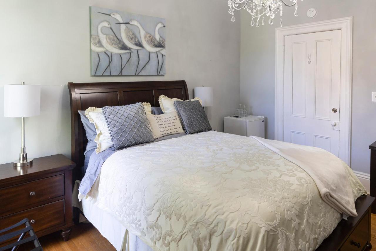 Anneken 1000 Islands B&B Luxury Suites & Spa Brockville Exteriör bild