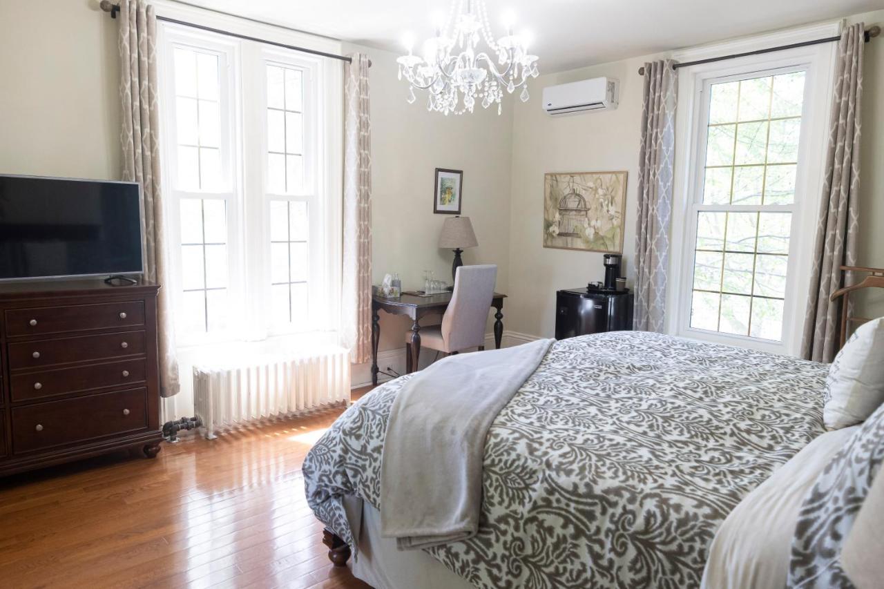 Anneken 1000 Islands B&B Luxury Suites & Spa Brockville Exteriör bild